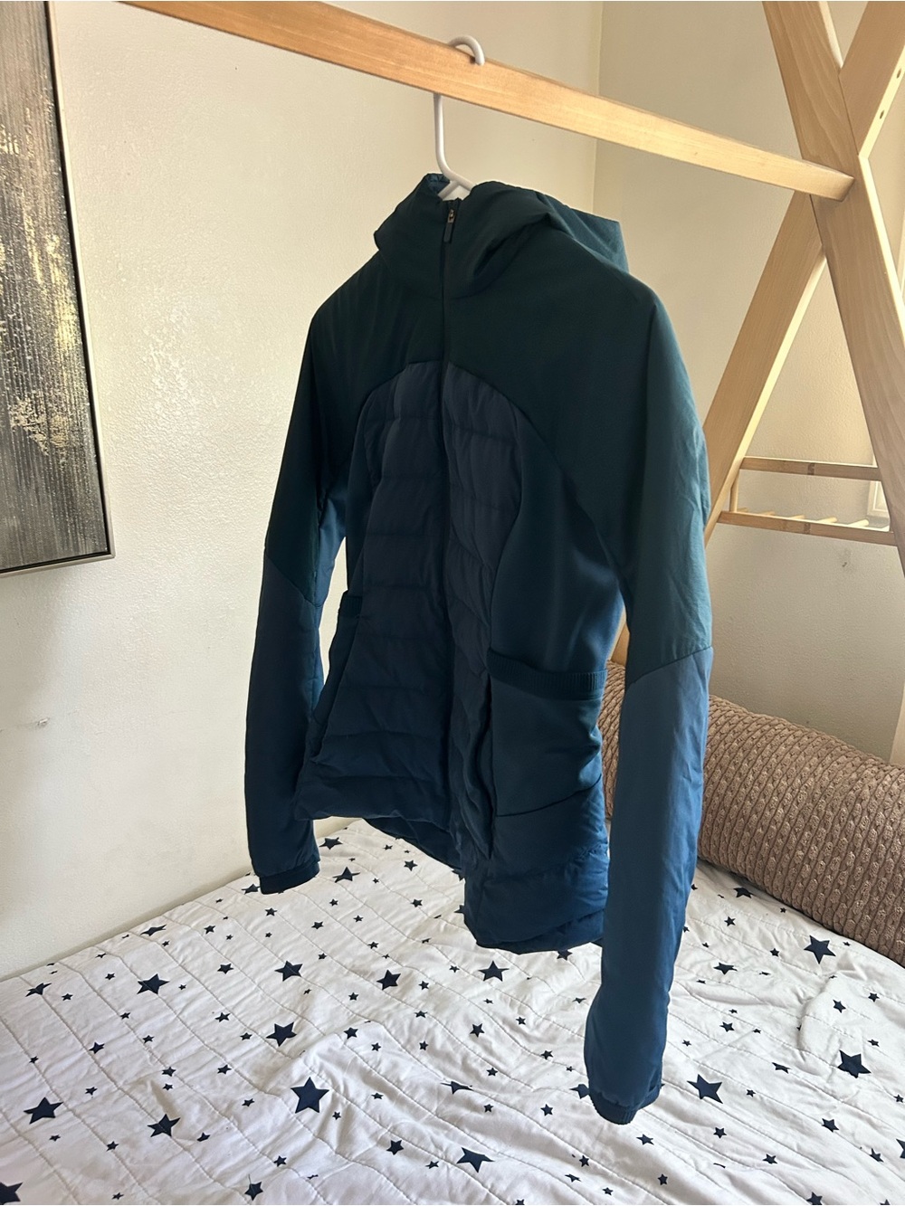 lululemon athletica Teal Hooded Lightweight Puffer Jacket - Picture 3 of 4